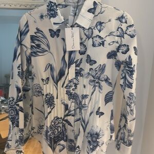 - OSCAR DE LA RENTA
Pintucked floral-print cotton-blend poplin shirt nwt